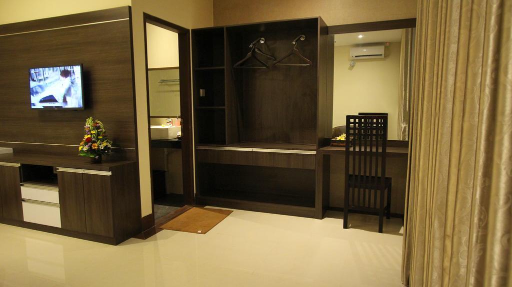 The Surya Kuta Villa Екстериор снимка